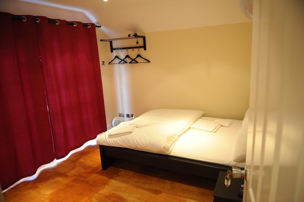 The Greyhound Cottage Chigwell Zewnętrze zdjęcie