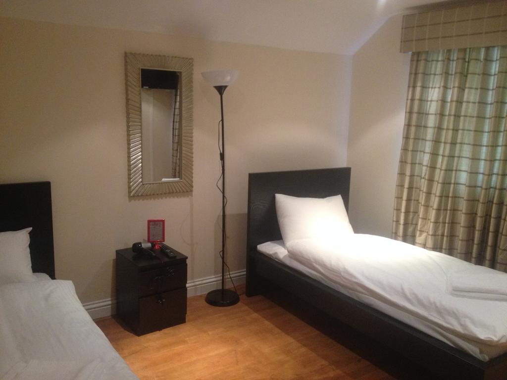 The Greyhound Cottage Chigwell Zewnętrze zdjęcie