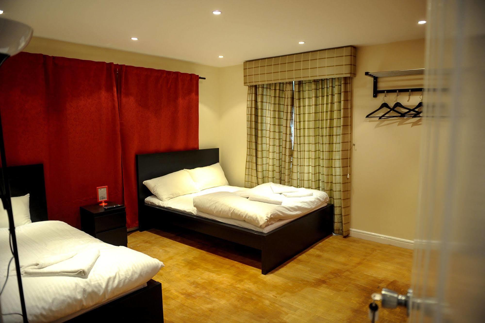The Greyhound Cottage Chigwell Zewnętrze zdjęcie