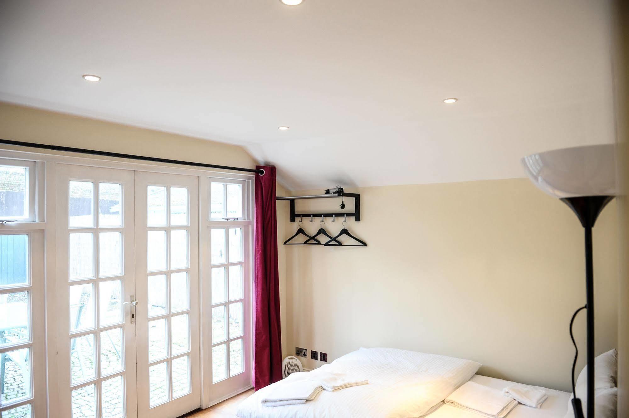The Greyhound Cottage Chigwell Zewnętrze zdjęcie